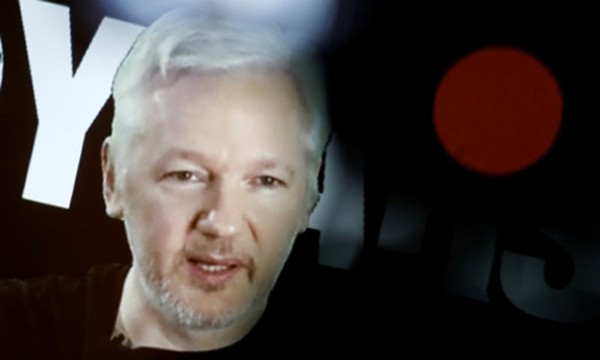Người sáng lập WikiLeaks Julian Assange. Ảnh: Reuters.
