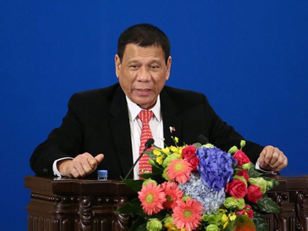 Tổng thống Rodrigo Duterte tại Trung Quốc hôm 20/10. Ảnh: Reuters