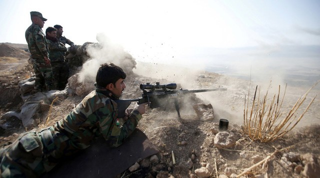 Các tay súng người Kurd tham gia chiến dịch giải phóng Mosul (Ảnh: Reuters)
