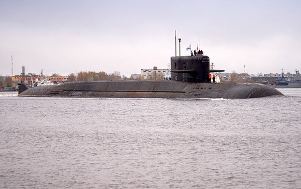 Tàu ngầm BS-64 "Moscow" khi rời cảng. Ảnh:Oleg Kuleshov.