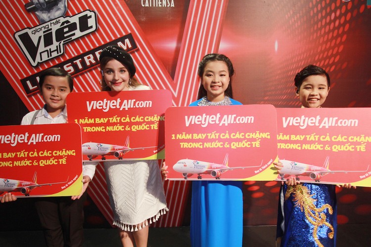 Quán quân và Á quân Giọng hát Việt nhí 2016 được bay miễn phí trên các chuyến bay Vietjet
