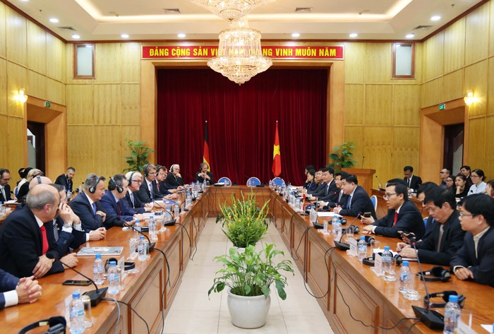 Hội nghị bàn tròn Việt - Đức diễn ra tại Bộ Kế hoạch và Đầu tư chiều ngày 31/10. Ảnh: Đức Trung