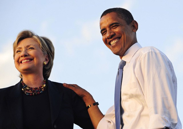 Tổng thống Barack Obama và cựu Ngoại trưởng Hillary Clinton (Ảnh: AFP)