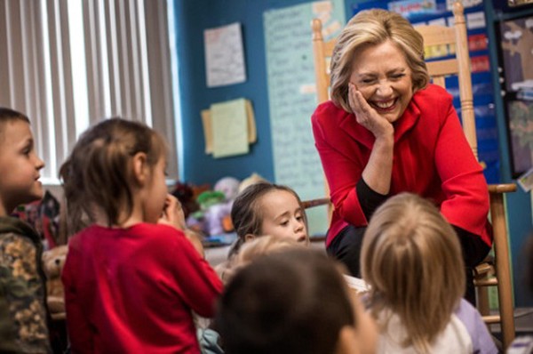 Bà Clinton giành được sự ủng hộ của hơn 50% trẻ em tham gia bầu chọn trong cuộc thi có lịch sử từ năm 1988. Ảnh: Poli