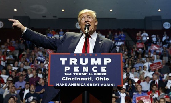 Ông Donald Trump tại buổi vận động tranh cử ở Ohio hôm 13/10. Ảnh:AP