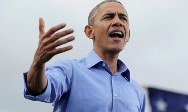 Tổng thống Mỹ Barack Obama phát biểu tại sự kiện vận động cho Hillary Clinton ở Kissimmee, Florida. Ảnh: Reuters.