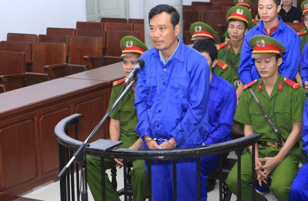 Bị cáo Trần Quốc Đông, nguyên Phó Tổng giám đốc Tổng công ty Đường sắt Việt Nam, nguyên Giám đốc RPMU tại phiên tòa xét xử sơ thẩm tháng 10/2015. Ảnh: Doãn Tấn
