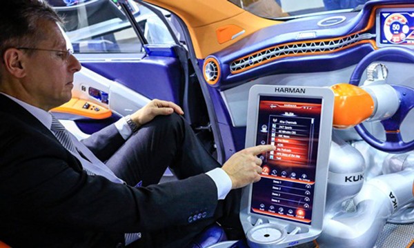 Thương vụ với Harman sẽ giúp Samsung có nền tảng vững chắc trong mảng công nghệ ôtô. Ảnh: Bloomberg