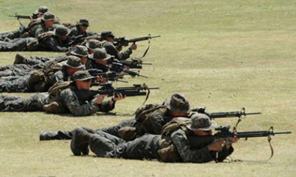 Quân đội Mỹ và Philippines trong cuộc tập trận chung Balikatan năm 2013. Ảnh: AFP.