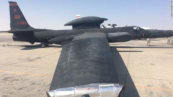 Một chiếc U-2 trước khi cất cánh thực hiện nhiệm trinh sát mục tiêu phiến quân IS. Ảnh:CNN.