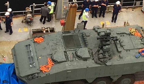 Xe bọc thép Terrex của lực lượng vũ trang Singapore bị thu giữ tại Hong Kong. Ảnh:Reuters
