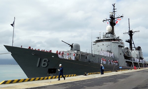 Tàu Hải quân Philippines cập cảng quốc tế Cam Ranh (Khánh Hòa). Ảnh:An Phước