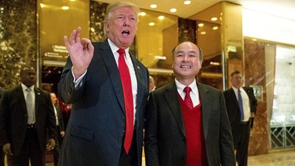 Donald Trump và Masayoshi Son đã gặp nhau tại Trump Tower hôm qua. Ảnh:AP