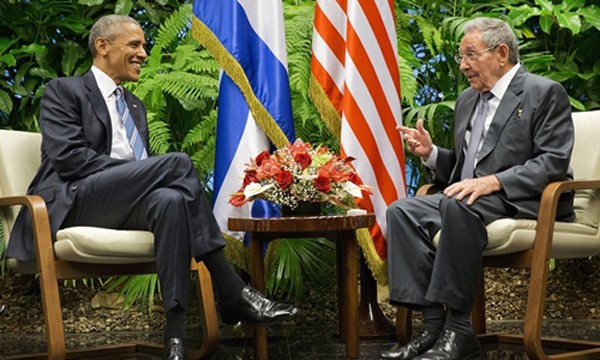 Tổng thống Mỹ Barack Obama và Chủ tịch Cuba Raul Castro hội đàm hồi tháng 3 tại Havana. Ảnh:AP.