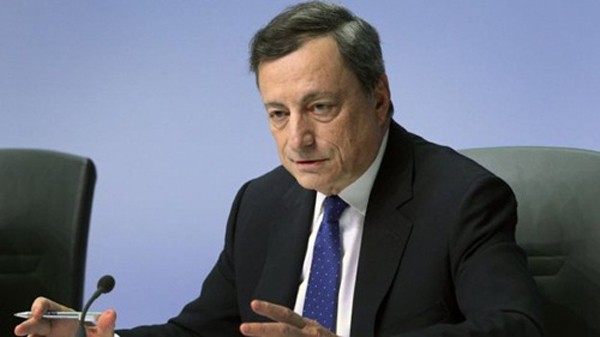 Chủ tịch ECB - Mario Draghi không cho rằng họ đang giảm nới lỏng. Ảnh:AFP