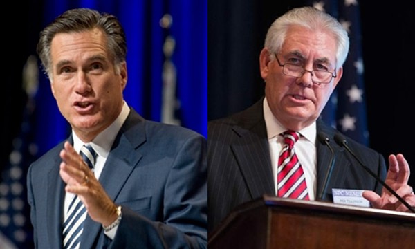 Ông Mitt Romney (trái) và ông Rex Tillerson. Ảnh:AP.