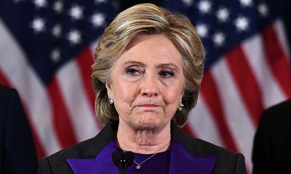 Hillary Clinton khóc khi thừa nhận thất bại trong cuộc bầu cử tổng thống Mỹ 2016. Ảnh:Reuters.