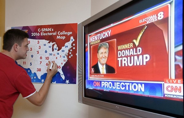 Bản đồ về số phiếu đại cử tri dự kiếnđêm bầu cử tổng thống Mỹ. Ảnh:AFP

