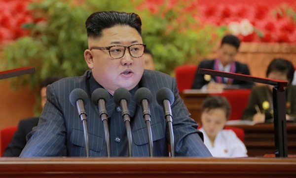 Nhà lãnh đạo Kim Jong-un hồi tháng 9 ra lệnh thử hạt nhân mạnh nhất trước nay, tương đương 10.000 tấn thuốc nổ TNT. Ảnh:KCNA.