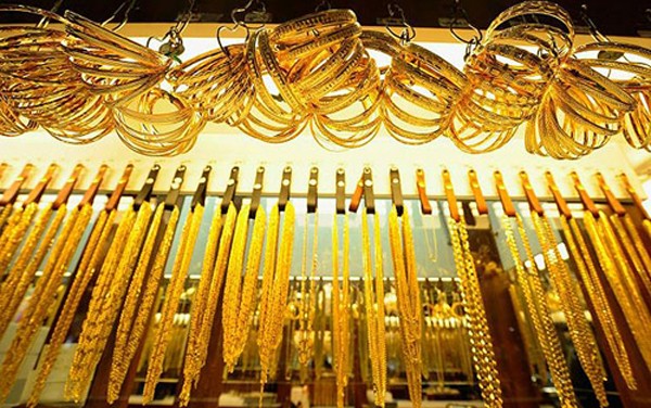 Cuối năm, người dân Trung Quốc và Ấn Độ gia tăng mua vàng. Ảnh:AFP