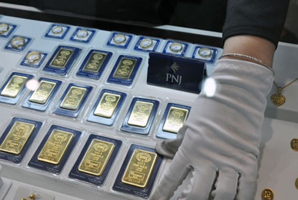 Vàng miếng SJC đắt hơn thế giới khoảng 4,3 triệu đồng.