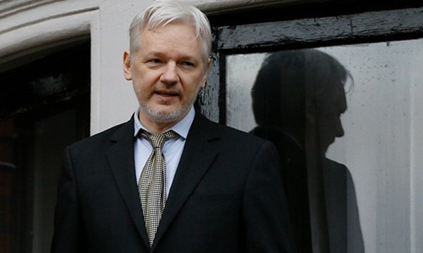 Julian Assange, người sáng lập WikiLeaks. Ảnh:AP