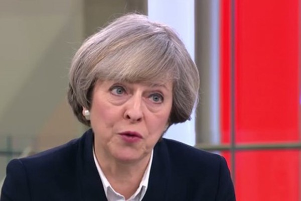 Thủ tướng Anh Theresa May hôm qua trả lời phỏng vấn kênh truyền hình Sky News. Ảnh:IBTimes