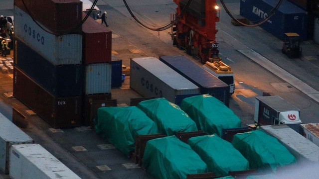 Các xe bọc thép của Singapore bị tạm giữ tại Hong Kong từ cuối tháng 11/2016. (Ảnh: Reuters)