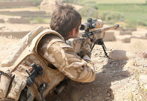 Một lính bắn tỉa SAS tại Iraq. Ảnh:Alalam News.