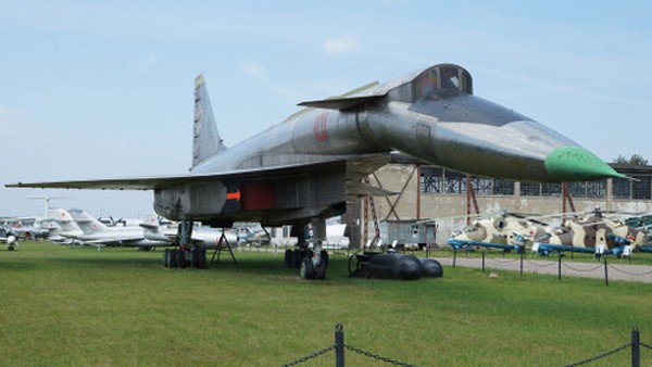 Bản mẫu Sukhoi T-4 duy nhất còn tồn tại. Ảnh:Flickr.