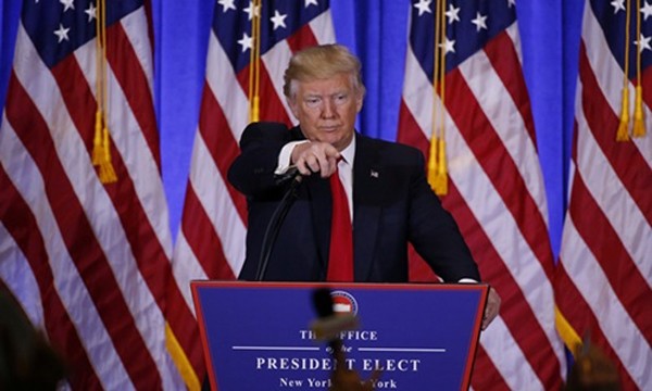 Tổng thống đắc cử Mỹ Donald Trump trong buổi họp báo. Ảnh:Reuters