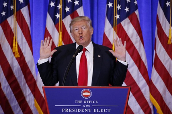 Tổng thống Mỹ đắc cử Donald Trump phát biểu trong họp báo. Ảnh:Reuters