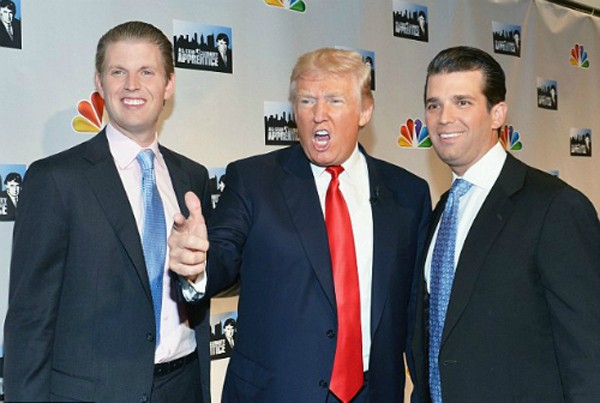 Ông Donald Trump sẽ giữ nguyên cổ phần của mình và giao quyền điều hành Trump Organization cho hai con trai lớn.