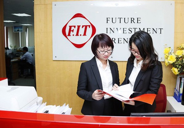 31,18 triệu cổ phiếu FIT đã được 3 nhà đầu tư gom vào với mức giá 11.500 đồng/CP, trong khi thị giá chưa đến 4.500 đồng/CP. 