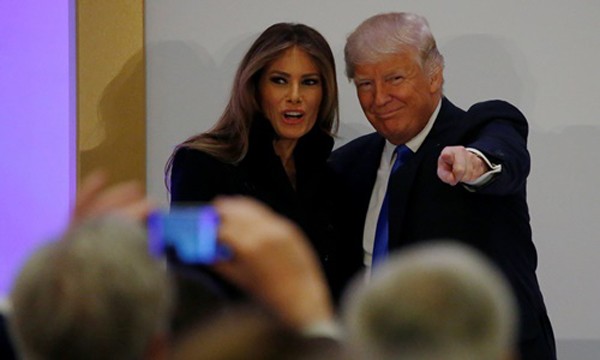 Donald Trump cùng vợ đến Washington dự lễ nhậm chức. Ảnh:Reuters