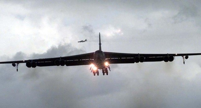 Mỹ điều máy bay B-52 Stratofortress chống IS (Ảnh: AFP)