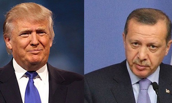 Tổng thống Mỹ Donald Trump, trái, và người đồng cấp Thổ Nhĩ Kỳ Erdogan. Ảnh:Pappastpost