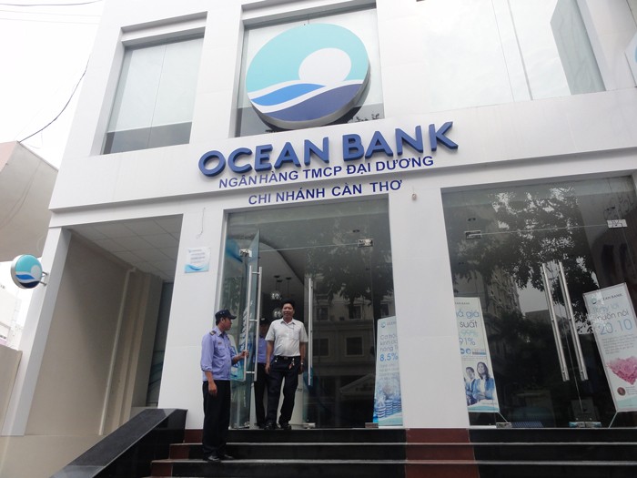 19 doanh nghiệp thừa nhận có nhận tiền lãi ngoài mà Oceanbank chi trả. Ảnh: Mai Quân st