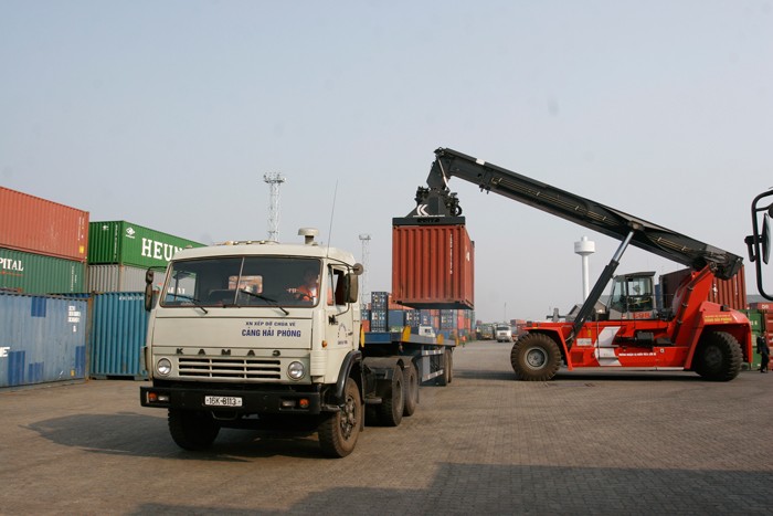 Mức thu phí tại các cảng biển được yêu cầu phải đảm bảo tính cạnh tranh cho các doanh nghiệp hoạt động xuất, nhập khẩu. Ảnh: Tường Lâm