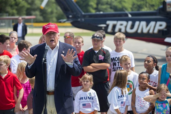 Donald Trump vận động tranh cử ở Iowa năm 2016. Ảnh:Reuters
