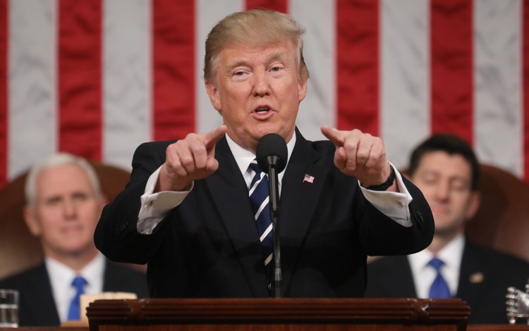 Tổng thống Donald Trump phát biểu trước Quốc hội Mỹ hôm 1/3 (Ảnh: Reuters)