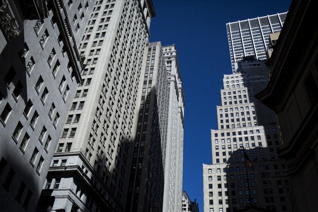 Tòa nhà trên Phố Wall gần sàn giao dịch chứng khoán New York (NYSE) tại New York, Hoa Kỳ (Nguồn: John Taggart / Bloomberg)