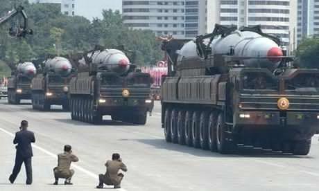 Tên lửa đạn đạo KN-08 của Triều Tiên. Ảnh: Kyodo News