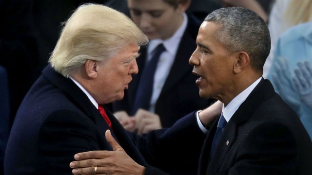 Tổng thống Mỹ Donald Trump (trái) và người tiền nhiệm Barack Obama (Ảnh: Getty)