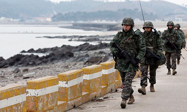Binh lính Hàn Quốc được yêu cầu cảnh giác về động thái từ Triều Tiên. Ảnh:Yonhap