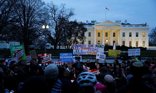 Người biểu tình phản đối lệnh cấm nhập cảnh thứ hai của Tổng thống Mỹ Donald Trump. Ảnh:Reuters