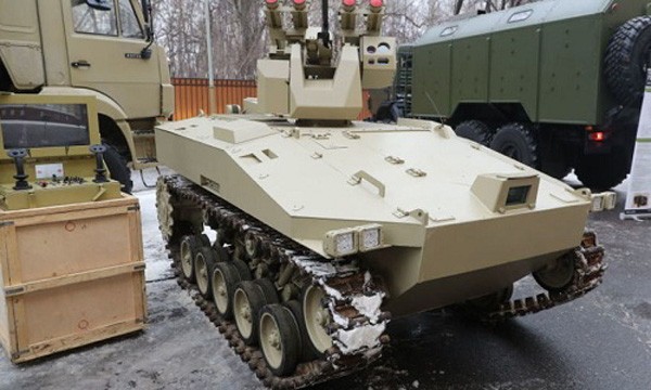 Dòng robot tấn công Soratnik của Nga. Ảnh:Popularmechanics