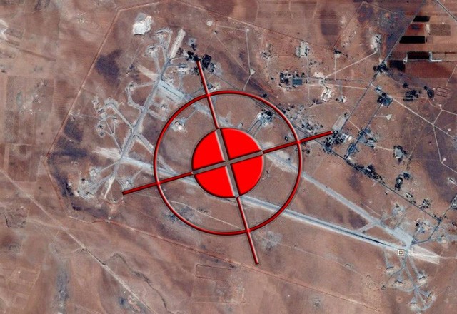 Mỹ nã 59 tên lửa hành trình vào căn cứ Shayrat của Syria. (Ảnh: Fox News)