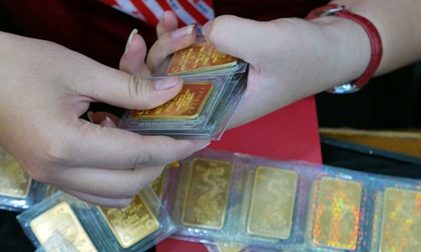 Giá vàng trong nước tăng khoảng 100.000 đồng mỗi lượng sáng nay.