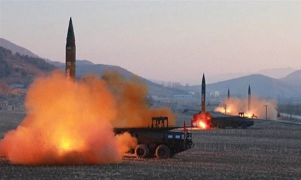 Một vụ phóng thử tên lửa của Triều Tiên. Ảnh:KRT.